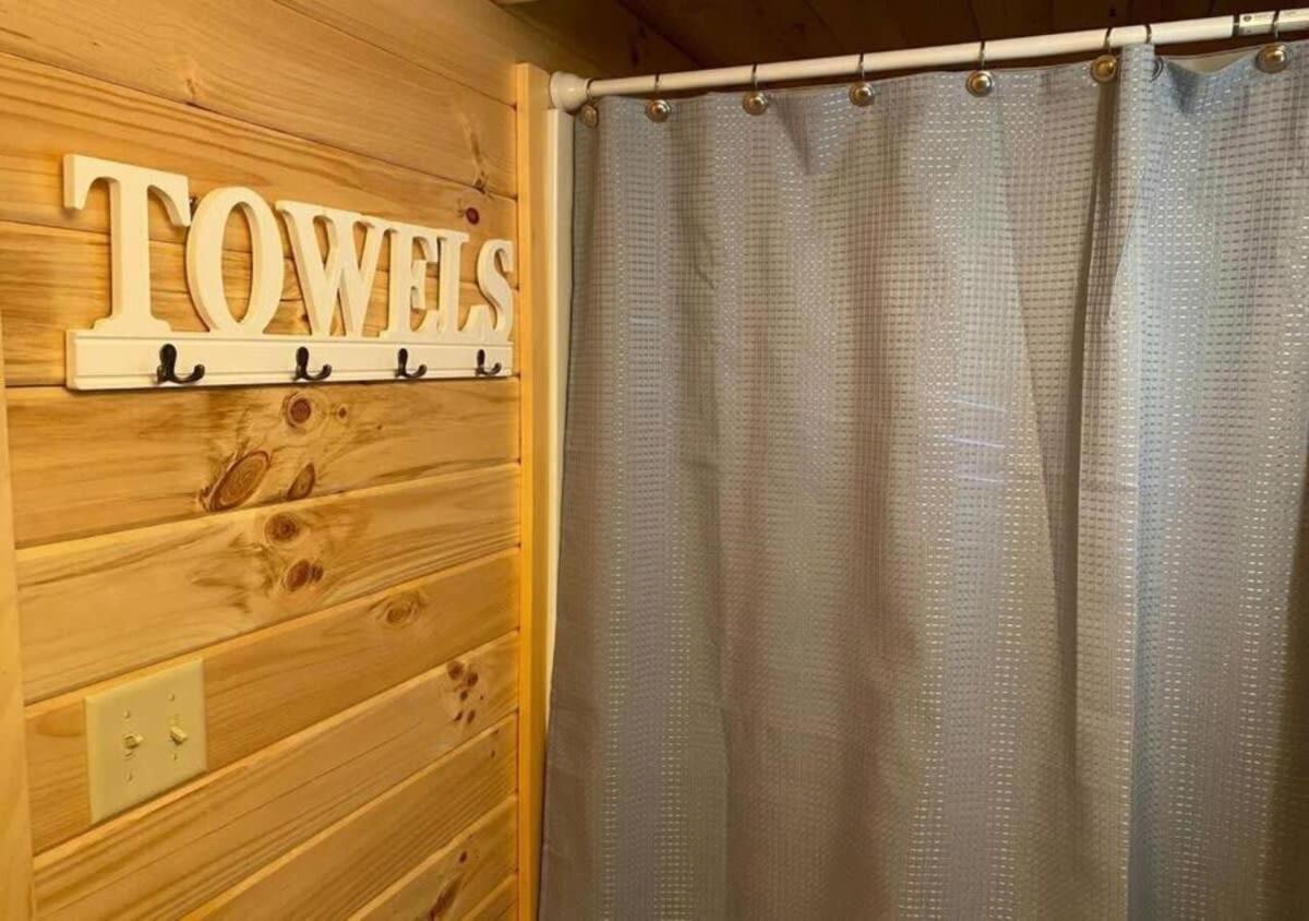 אשבורו Serene 1Br Cabin Near Nc Z00 With Loft & Waterview מראה חיצוני תמונה